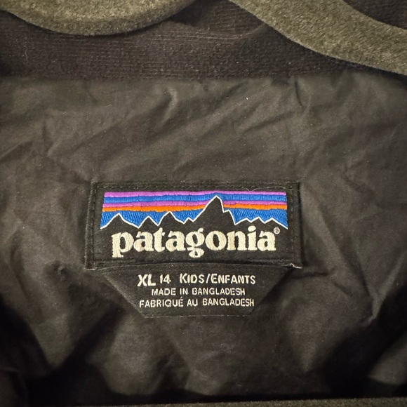 Patagonia Kids Black Puffer Jacket - Picture 3 of 3